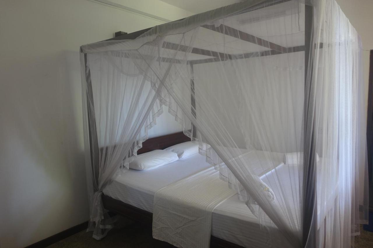 Wh Beach Resort Weligama Luaran gambar